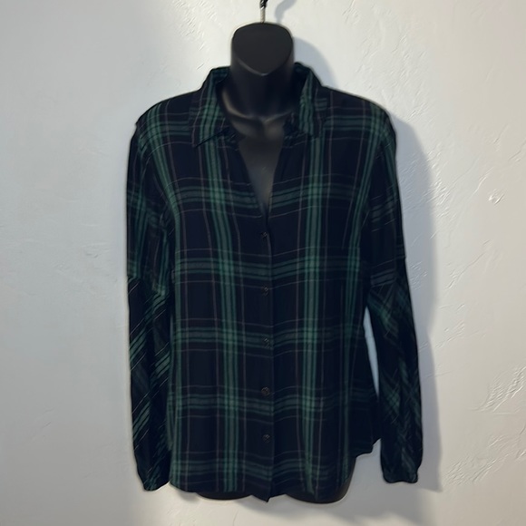 Cabi navy & green plaid long sleeve button up top M - Picture 2 of 10